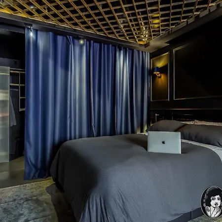 Suite Shibari: Elegant Madrid Rio Apartment Exterior photo